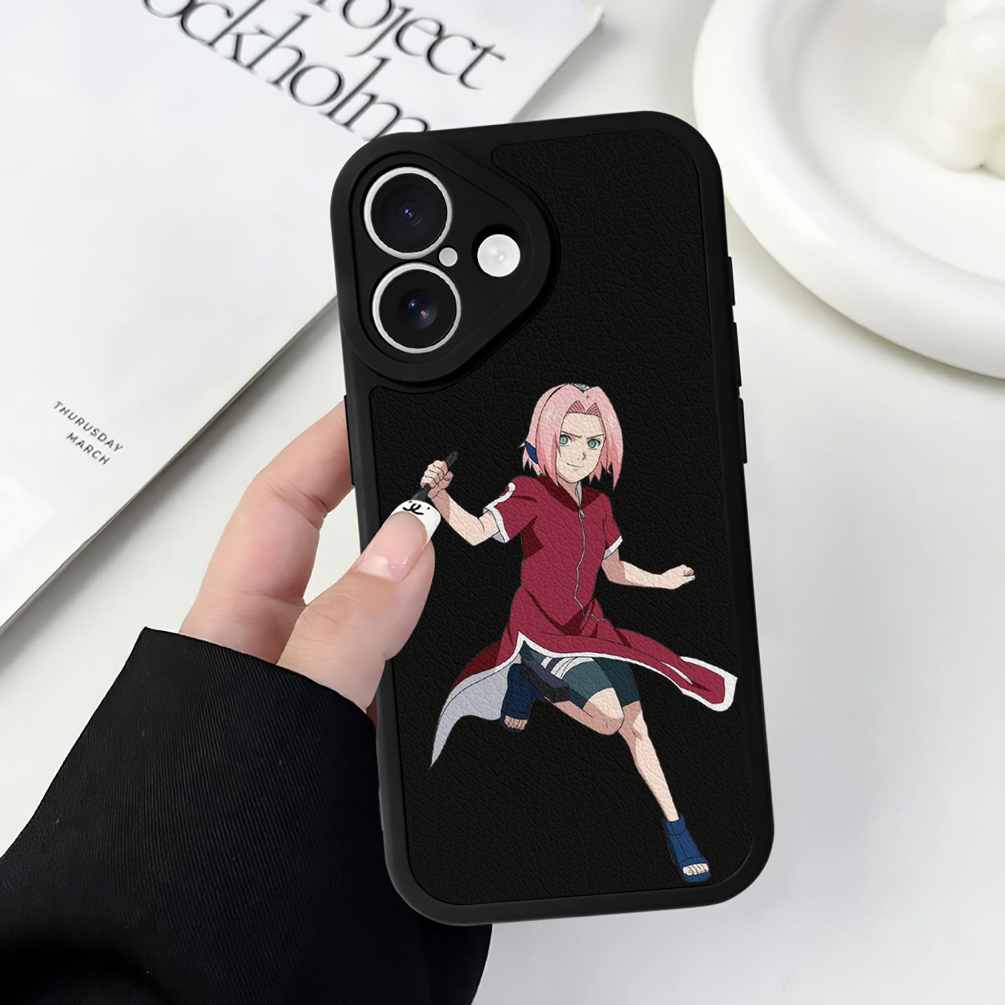 （画像用） NARUTO -ナルト- 春野サクラ Haruno Sakura 【iPhone 16シリーズ対応】シリコンスマホケース（レザー調） 材質：シリコン